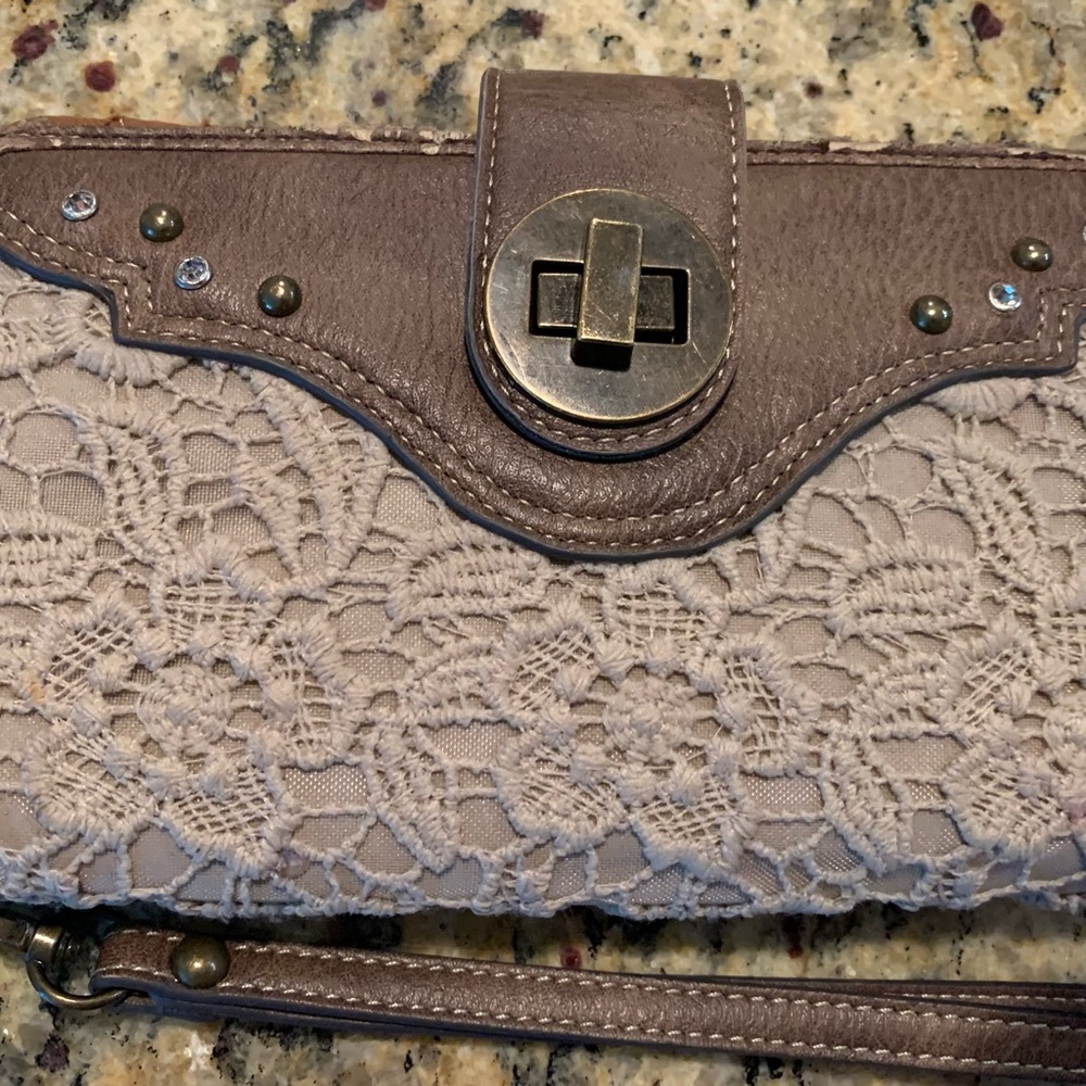Justin wallet